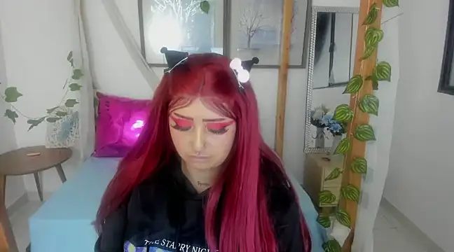 lussyevans24 online show from February 26, 2025, 5:57 am
