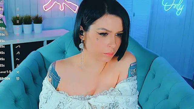 Snapshot of My_toys_pink chatting on November 25, 2025, 12:00 am My toys pink online show from November 25, 2025, 12:00 am