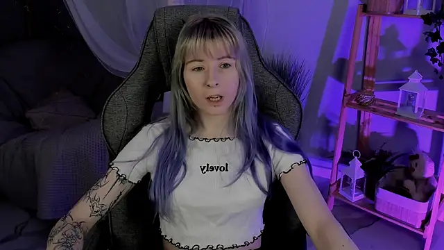 LexiWenford online show from November 4, 2025, 2:48 am