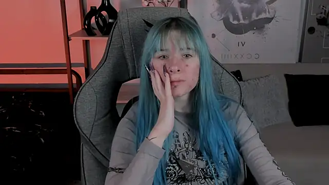 LexiWenford online show from October 7, 2025, 2:56 am