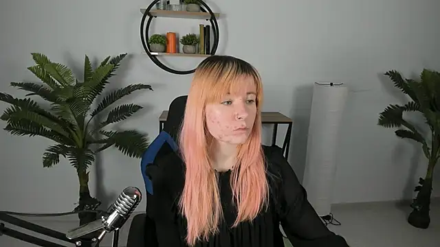 LexiWenford online show from February 24, 2025, 2:51 am