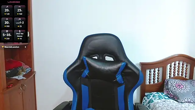 Snapshot of alexaa08 chatting on October 29, 2025, 2:05 pm alexaa08 online show from October 29, 2025, 2:05 pm