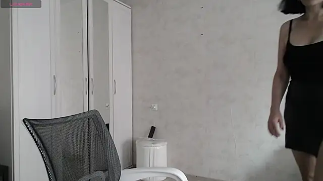 Devil Goddess online show from September 14, 2025, 2:28 pm