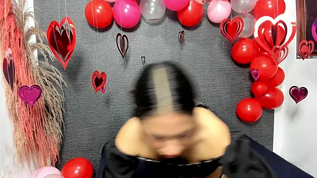 monse 02 online show from February 17, 2025, 12:38 pm