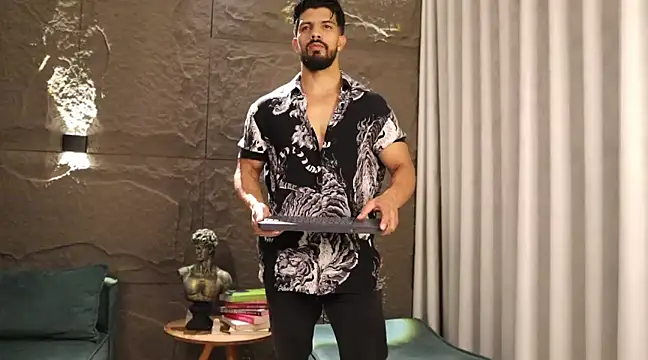 DannSaenz online show from March 4, 2025, 9:00 pm