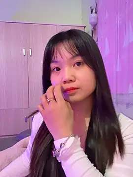 Maeve2k5 online show from November 28, 2025, 1:06 am