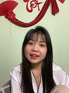 Maeve2k5 online show from February 25, 2025, 1:00 pm