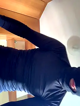 Eggsyapel online show from November 20, 2025, 6:08 pm