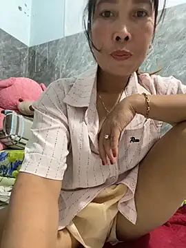 Linaannn online show from December 3, 2025, 11:53 am