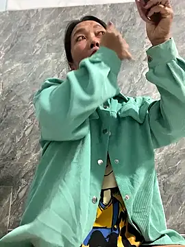 Linaannn online show from January 17, 2026, 11:52 pm