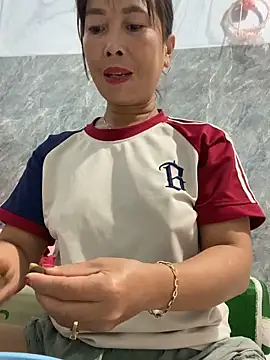 Linaannn online show from October 22, 2025, 11:36 pm