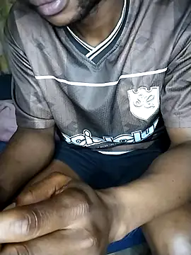 Snapshot of Convertiblechulo chatting on April 18, 2026, 11:05 pm Convertiblechulo online show from April 18, 2026, 11:05 pm