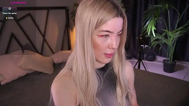 LindaThacker online show from March 17, 2026, 4:26 am