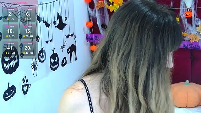 Snapshot of VioletUmi chatting on October 30, 2025, 8:45 am VioletUmi online show from October 30, 2025, 8:45 am