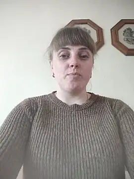 Snapshot of CoddessCrystal chatting on April 1, 2026, 2:36 pm CoddessCrystal online show from April 1, 2026, 2:36 pm