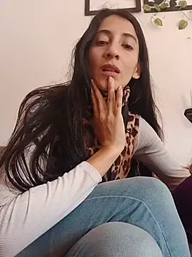 LaNenaDeArgentina Karol online show from August 1, 2026, 4:49 pm