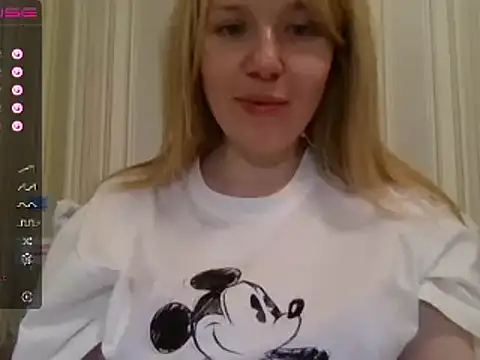 Snapshot of urbadkitty chatting on January 24, 2025, 11:37 am urbadkitty online show from January 24, 2025, 11:37 am