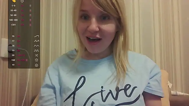 Snapshot of urbadkitty chatting on October 3, 2025, 3:24 pm urbadkitty online show from October 3, 2025, 3:24 pm