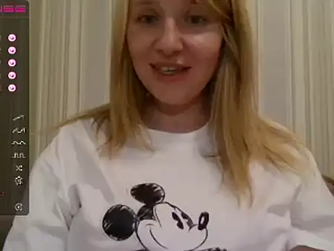 Snapshot of urbadkitty chatting on February 21, 2025, 6:04 pm urbadkitty online show from February 21, 2025, 6:04 pm