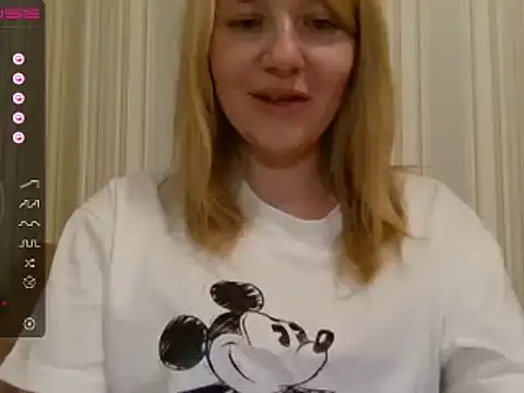 Snapshot of urbadkitty chatting on February 28, 2025, 3:04 pm urbadkitty online show from February 28, 2025, 3:04 pm