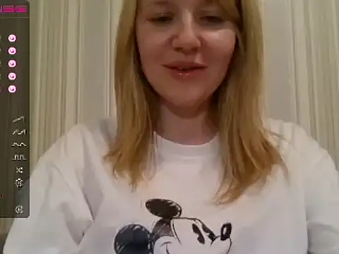 Snapshot of urbadkitty chatting on January 24, 2025, 5:42 pm urbadkitty online show from January 24, 2025, 5:42 pm