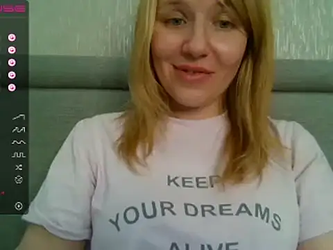 Snapshot of urbadkitty chatting on February 25, 2025, 10:04 am urbadkitty online show from February 25, 2025, 10:04 am