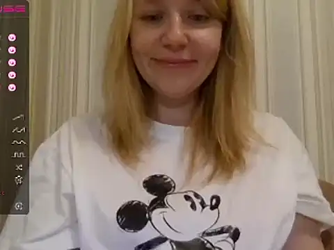 Snapshot of urbadkitty chatting on February 22, 2025, 3:03 pm urbadkitty online show from February 22, 2025, 3:03 pm