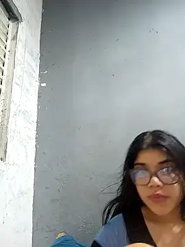 ariannazinha online show from November 6, 2025, 11:53 pm