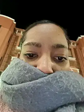 Snapshot of Laanegraofficial_ chatting on December 7, 2024, 7:38 pm Laanegraofficial online show from December 7, 2024, 7:38 pm