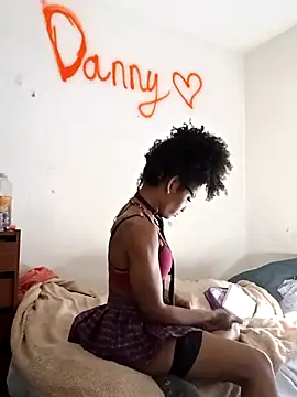 Snapshot of Laanegraofficial_ chatting on March 22, 2025, 5:52 pm Laanegraofficial online show from March 22, 2025, 5:52 pm