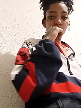 Snapshot of Laanegraofficial_ chatting on January 5, 2025, 6:02 pm Laanegraofficial online show from January 5, 2025, 6:02 pm