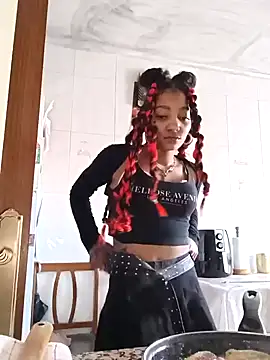 Snapshot of Laanegraofficial_ chatting on December 13, 2024, 1:55 pm Laanegraofficial online show from December 13, 2024, 1:55 pm