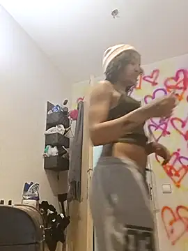 Snapshot of Laanegraofficial_ chatting on March 6, 2025, 10:04 pm Laanegraofficial online show from March 6, 2025, 10:04 pm