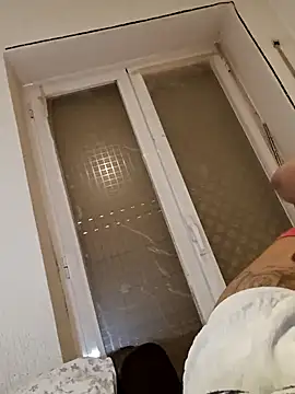 Snapshot of Laanegraofficial_ chatting on January 18, 2025, 1:19 am Laanegraofficial online show from January 18, 2025, 1:19 am