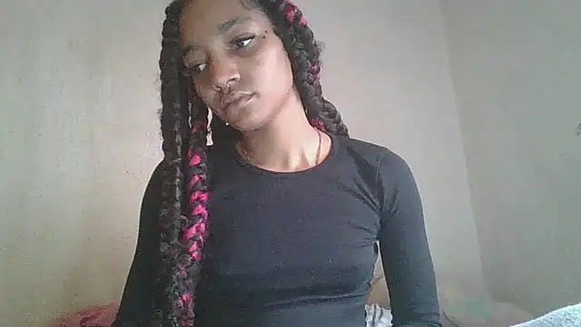 Snapshot of Laanegraofficial_ chatting on September 17, 2025, 2:08 pm Laanegraofficial online show from September 17, 2025, 2:08 pm