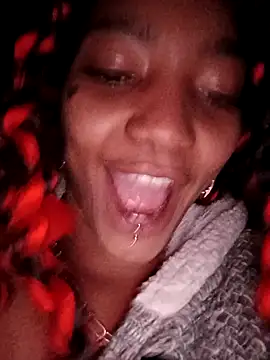 Snapshot of Laanegraofficial_ chatting on December 13, 2024, 9:20 pm Laanegraofficial online show from December 13, 2024, 9:20 pm