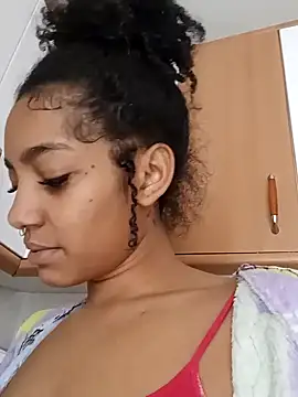 Snapshot of Laanegraofficial_ chatting on January 19, 2025, 1:33 pm Laanegraofficial online show from January 19, 2025, 1:33 pm