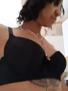 Snapshot of Laanegraofficial_ chatting on March 6, 2025, 4:07 pm Laanegraofficial online show from March 6, 2025, 4:07 pm