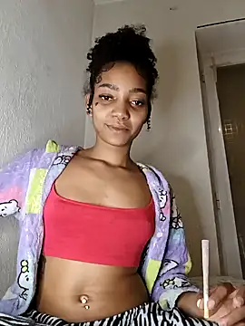 Snapshot of Laanegraofficial_ chatting on January 19, 2025, 2:04 am Laanegraofficial online show from January 19, 2025, 2:04 am