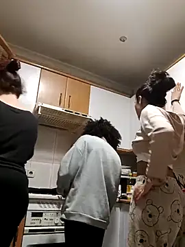 Snapshot of Laanegraofficial_ chatting on February 23, 2025, 6:34 pm Laanegraofficial online show from February 23, 2025, 6:34 pm