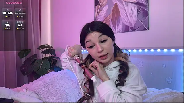 Veronica leal online show from April 2, 2026, 8:10 am