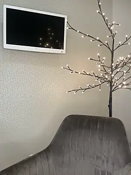 Polli Kiss online show from March 18, 2026, 7:04 pm