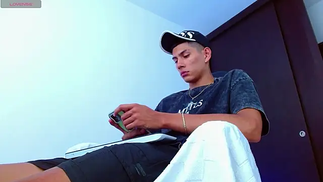 Valerio 20 online show from March 19, 2025, 7:38 pm