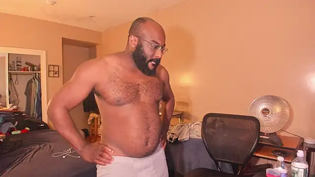 Snapshot of MrChuckDailyXXX chatting on May 5, 2026, 4:15 am MrChuckDailyXXX online show from May 5, 2026, 4:15 am