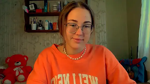 Snapshot of luxie_milady chatting on October 7, 2025, 8:37 am luxie milady online show from October 7, 2025, 8:37 am