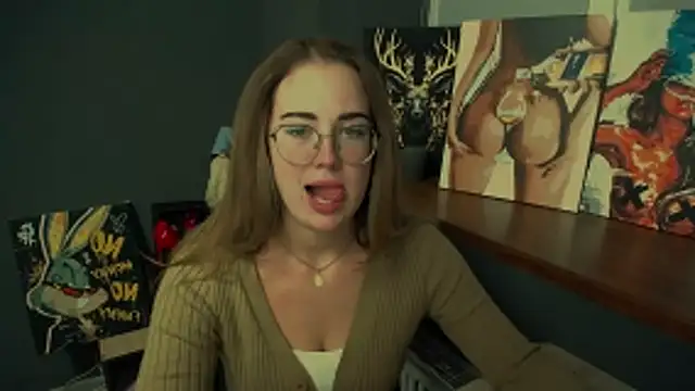 Snapshot of luxie_milady chatting on October 28, 2025, 1:21 pm luxie milady online show from October 28, 2025, 1:21 pm