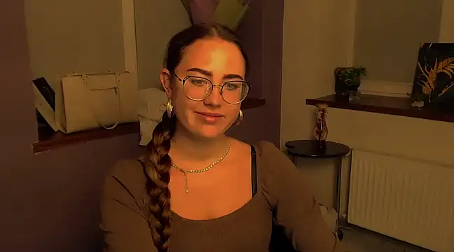 luxie milady online show from January 2, 2025, 2:24 pm