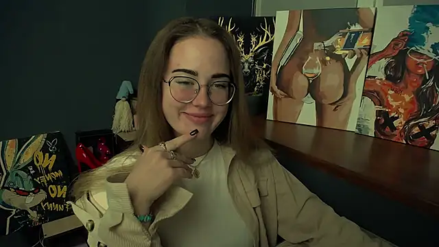 Snapshot of luxie_milady chatting on November 6, 2025, 1:48 pm luxie milady online show from November 6, 2025, 1:48 pm