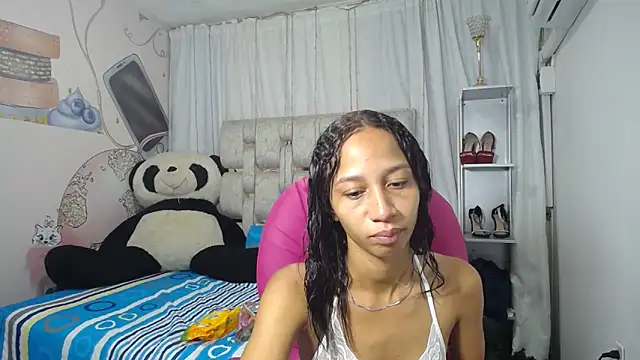 EMMA SWEETT1 online show from January 16, 2026, 12:42 pm