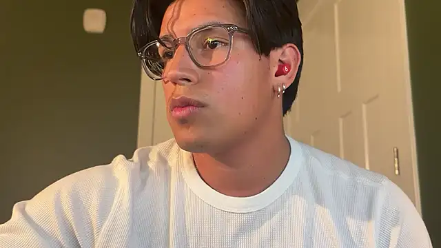 carlosjose232730 online show from December 3, 2025, 3:07 am